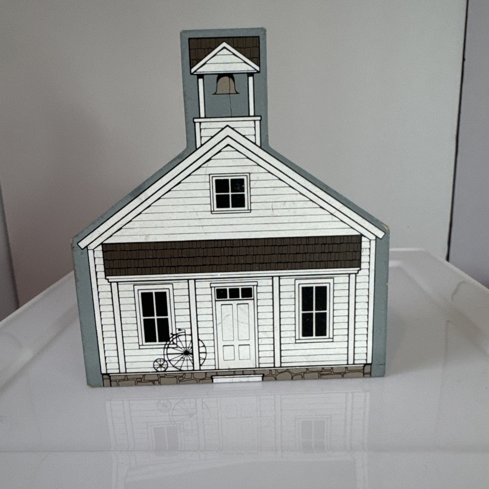 Hometown Collectibles The Amish Collection - Amish One Room Schoolhouse 1995